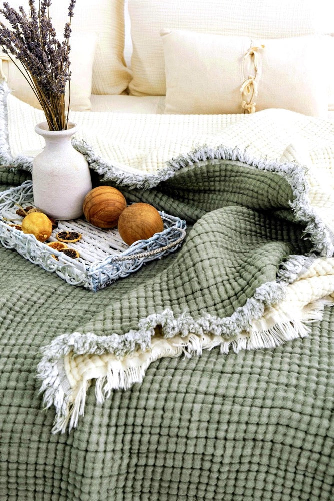 Organic Cotton Muslin Comforter, 8-Layer Breathable Summer Quilt, Oversized King Bedspread